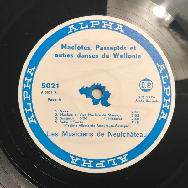 Rémy Dubois, Claude Flagel, Claudine Goche, Dany Malempré, Bernard Vanderheijden, Béatrice Van Hees, Jean-Pierre Van Hees / Maclotes, Passepîds Et Autres Danses de Wallonie - LP (VG+/VG+) - Image 2