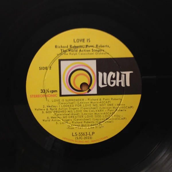 Richard Roberts , Patti Roberts, The World Action Singers With The Ralph Carmichael Orchestra / Love Is... - LP, Album (VG+/VG+) - Image 4